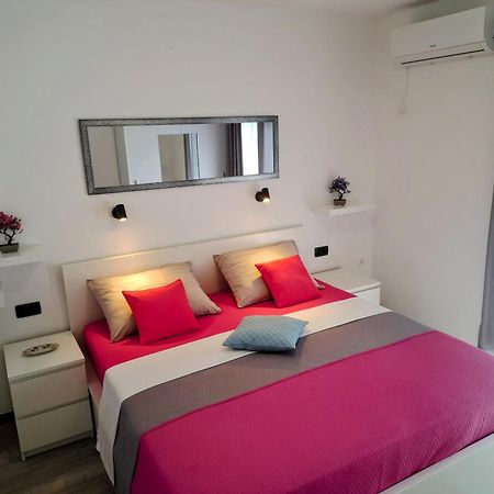 Apartments Ema Crikvenica Eksteriør bilde