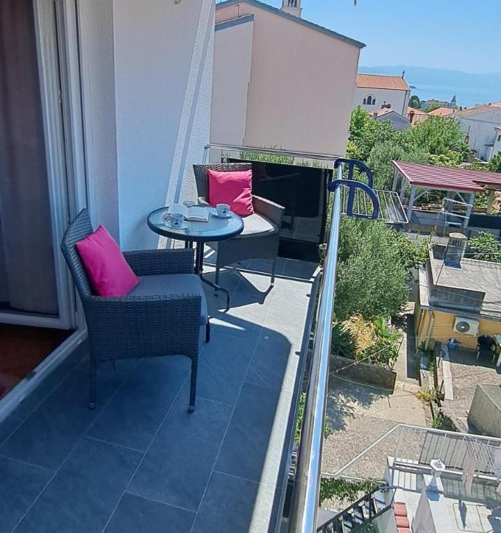 Apartments Ema Crikvenica Eksteriør bilde