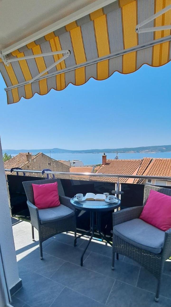 Apartments Ema Crikvenica Eksteriør bilde
