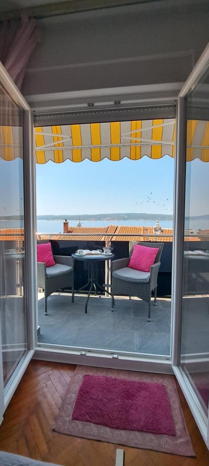 Apartments Ema Crikvenica Eksteriør bilde