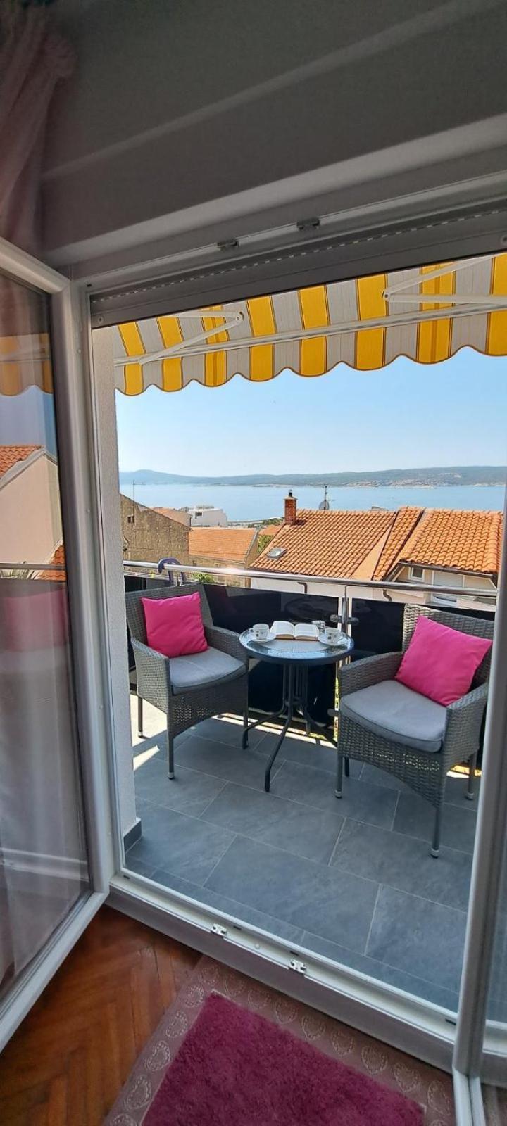 Apartments Ema Crikvenica Eksteriør bilde