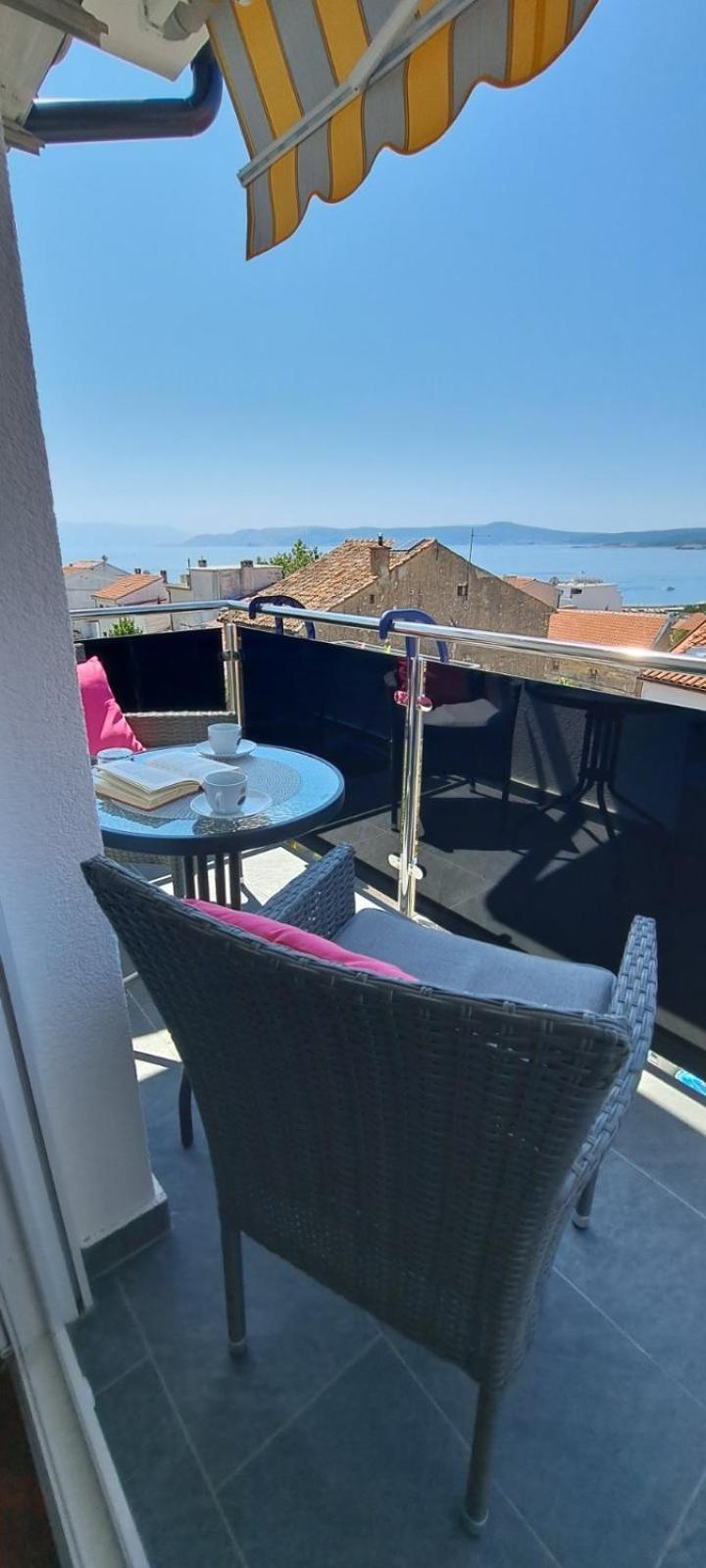 Apartments Ema Crikvenica Eksteriør bilde