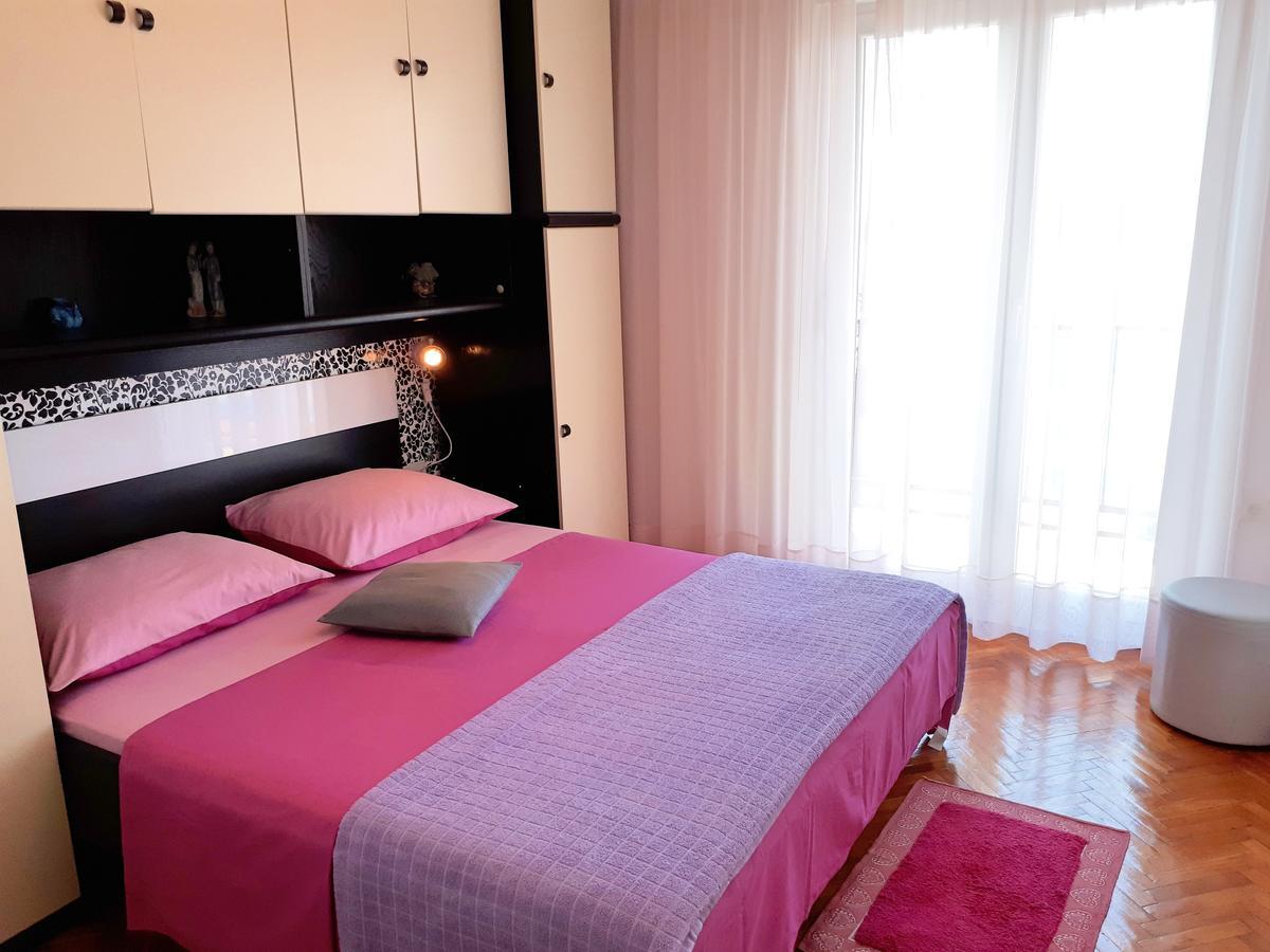 Apartments Ema Crikvenica Eksteriør bilde